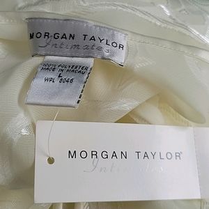 Morgan Taylor short sleep gown